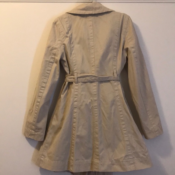 Trench coat. Double breasted buttons - Picture 5 of 5